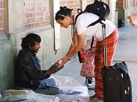 Argentina homeless help2-min